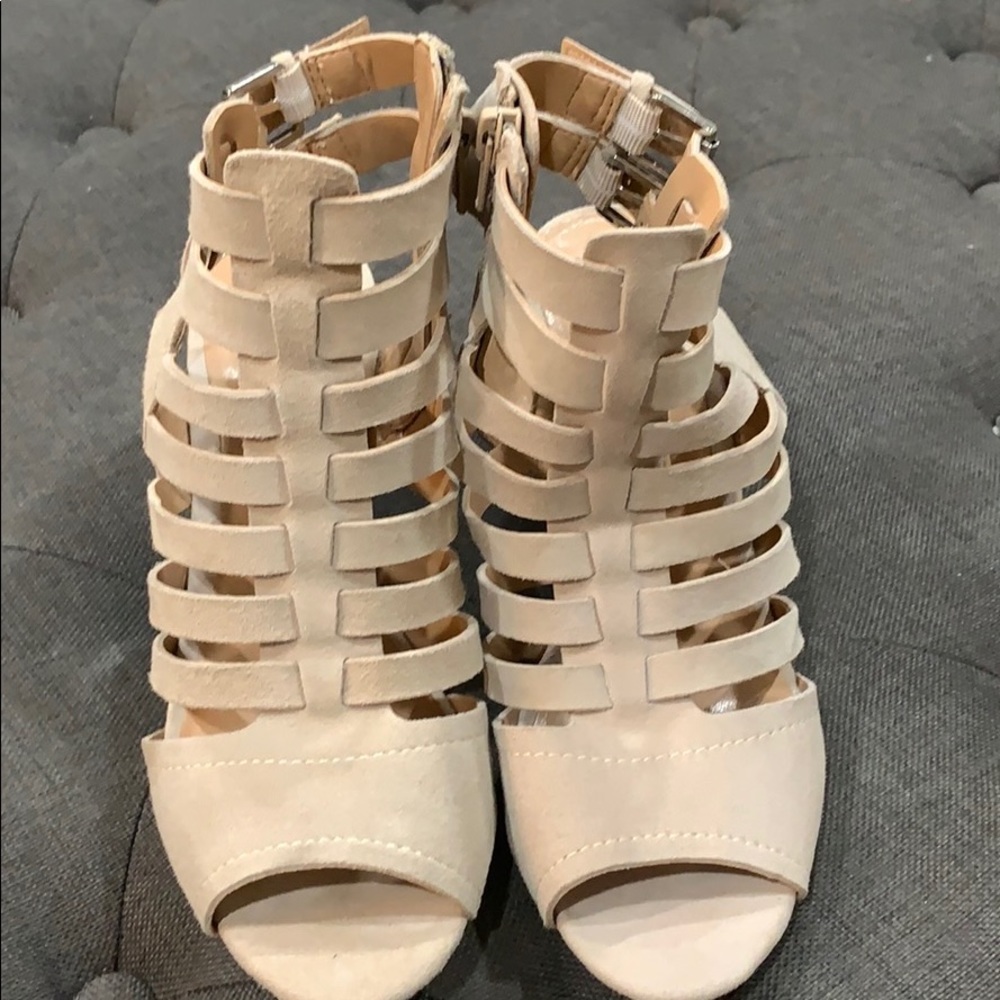 Audrey Brooke Kenny Heel Sandals 6 1/2